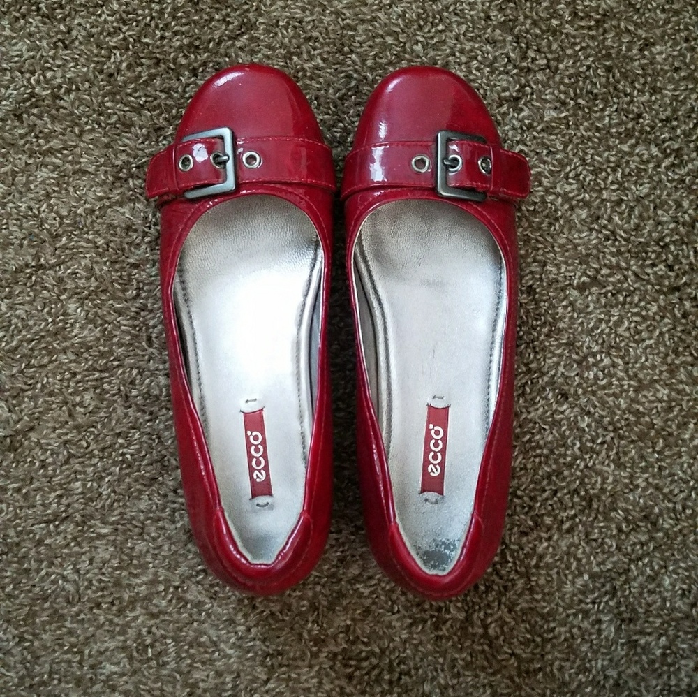 Red patent leather flats